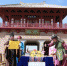 9月23日，记录在敦煌悬泉汉简中的“康居王使者入关”仪式在甘肃敦煌阳关情景还原，丰盛的“敦煌迎宾宴”重现于丝绸之路古道之上。　丁思 摄 - 甘肃新闻
