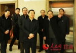 2月17日，甘肃省委书记王三运春节前走访慰问人民日报社甘肃分社。牟健 摄 - 人民网
