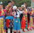 图为摄影大赛启动仪式上，官鹅沟当地民众表演舞蹈。　刘玉桃 摄 - 甘肃新闻