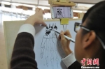 图为甘肃中医药大学学生手绘手骨解剖图。　杨艳敏 摄 - 甘肃新闻