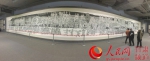 32米长国画《苦水社火》。（王文嘉 摄） - 人民网