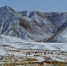 资料图。图为2017年3月底，位于祁连山下的甘肃张掖市肃南裕固族自治县马蹄藏族乡在皑皑白雪映衬下更显宁静秀丽，犹如一幅美丽的丹青画卷。　武雪峰 摄 - 甘肃新闻
