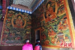 甘肃夏河拉卜楞寺佛殿中被保护修复的壁画实景。 中新社记者 杨艳敏 摄 - 甘肃新闻