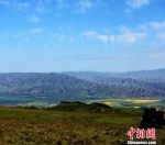 资料图：图为初秋的祁连山景色。　武学峰 摄 - 甘肃新闻