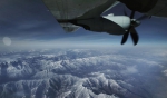 西部战区空军首次出动运－9飞机空转抢救高原病危军人 - 中国甘肃网