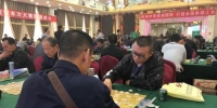 3月29日，2018“敦煌杯”丝路怡苑全国象棋公开赛在甘肃敦煌举行，来自北京、上海、天津、浙江、内蒙古等20多个省、市、自治区的160名象棋爱好者登台博弈。　艾庆龙　摄 - 甘肃新闻