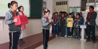 图为兰州一小学学生在主题班会上分享交流“心声”。(资料图) 刘玉桃 摄 - 甘肃新闻