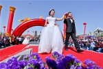情定青年节 张掖20对新人举行集体婚礼 （组图） - 中国甘肃网