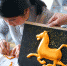 奔马故里有巧手 武威凉州妇女多元创意“马超龙雀”开拓旅游市场（组图） - 中国甘肃网