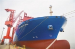 中国造超大型集装箱船命名交付 - 人民网