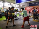 图为拳击项目表演。　刘薛梅 摄 - 甘肃新闻
