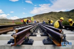 （经济）（1）川藏铁路拉林段首组道岔铺设成功 - 人民网