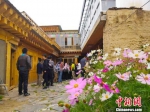 图为贡保扎西“藏家乐”客栈内部。　高展 摄 - 甘肃新闻