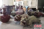 图为陶瓷小镇生产的艺术陶瓷。　刘玉桃 摄 - 甘肃新闻