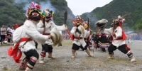 图为甘肃陇南文县白马藏族村落演绎传统舞蹈。(资料图) 杨艳敏 摄 - 甘肃新闻