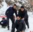 图为此次活动中滑冰车体验活动。 - 甘肃新闻