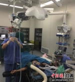 图为甘肃省妇幼保健院除夕手术救治39岁的产妇马布亚。钟欣 摄 - 甘肃新闻