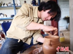西峰青年返家传承陶塑文化：一把红胶泥“玩味”乡情 - 甘肃新闻