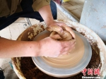 西峰青年返家传承陶塑文化：一把红胶泥“玩味”乡情 - 甘肃新闻