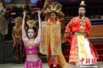 2018年9月5日晚，第八届兰州黄河文化旅游节节会期间，经典民族舞剧《丝路花雨》在甘肃大剧院上演。(资料图) 崔明才 摄 - 甘肃新闻