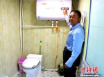 民勤“厕所革命”：农村告别“一个土坑两块板” - 甘肃新闻
