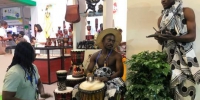 图为来自埃塞俄比亚的艺人表演手鼓。　徐雪 摄 - 甘肃新闻