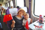 游客享受美好旅途。(资料图) 宋佳龙 摄 - 甘肃新闻