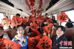 春运线上的“铁路公交车”：忆传统习俗 悟旧时年味 - 甘肃新闻