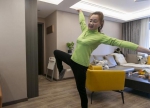 上海：市民舞蹈队成员的“宅”生活 - 中国甘肃网