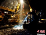 700余名铁路工人披星戴月为兰新大动脉“刮骨疗毒” - 甘肃新闻