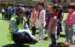 “六·一”儿童节 兰州交警走进校园话安全（组图） - 中国甘肃网