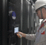 2019年9月，甘肃紫金云大数据开发有限责任公司工作人员正在检查设备是否正常运行。(资料图) 高康迪 摄 - 甘肃新闻