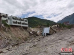 图为舟曲县曲告纳镇受灾区房屋坍塌。舟曲县委宣传部供图 - 甘肃新闻