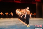图为2019年9月，兰州文理学院学生排练敦煌舞。(资料图) 李亚龙 摄 - 甘肃新闻