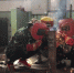 甘肃兰州市永登县为建档立卡贫困户开展劳动技能实用技术培训班开班。图为学员正在学习电焊技术。(资料图) 杜萍 摄 - 甘肃新闻