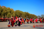 甘州：老年秧歌乐村头 - 中国甘肃网