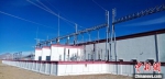 萨嘎220千伏变电站是西藏阿里与藏中电网联网变电站工程中第一座变电站，也是目前全世界海拔最高的220千伏变电站，采用了藏式风格建筑及围墙。(资料图)中国能建甘肃院供图 - 甘肃新闻