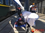 19分钟紧急救援，永登车站为旅客开辟生命通道 - 中国甘肃网