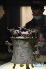 牛年看“牛”——上海博物馆推出牛年生肖文物展 - 人民网