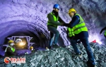 甘肃肃南：G213线东山隧道顺利贯通 - 中国甘肃网