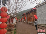 图为甘肃两当县打造的“红军街”，为当地村民带来了一定的“红色福利”。　闫姣 摄 - 甘肃新闻