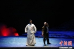 图为5月30日晚，大型秦腔现代戏《肝胆祁连》剧照。　张掖市委宣传部供图 - 甘肃新闻