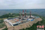 6月25日，国家级页岩油示范区华H100平台所部署的31口水平井提前完井。　李忠斌 摄 - 甘肃新闻