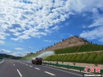 图为甘肃境内高速公路。(资料图) 马海文 摄 - 甘肃新闻