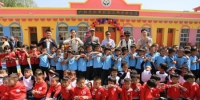 6月1日，在中国大陆创业、学习的台湾青年在甘肃广河县红星村幼儿园，与小朋友共度“六一”。(资料图) 高展 摄 - 甘肃新闻