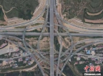 图为甘肃甜永高速公路。（资料图）　朱国才　摄 - 甘肃新闻