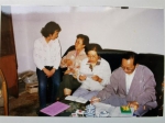 图为1996年第七届甘肃省麻醉年会期间，马丽华工作中。(左一石翊飒医生，左三马丽华教授)(资料图) 兰州大学第二医院供图 - 甘肃新闻