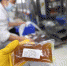 图为甘肃省中医院煎配中心生产的“甘肃方剂”岐黄避瘟汤。　杨艳敏 摄 - 甘肃新闻