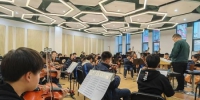 图为兰州一中学学生进行交响乐演奏。(资料图) 刘玉桃 摄 - 甘肃新闻