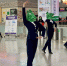 “绿马出行”主题快闪活动温暖兰州中川国际机场 - 中国兰州网